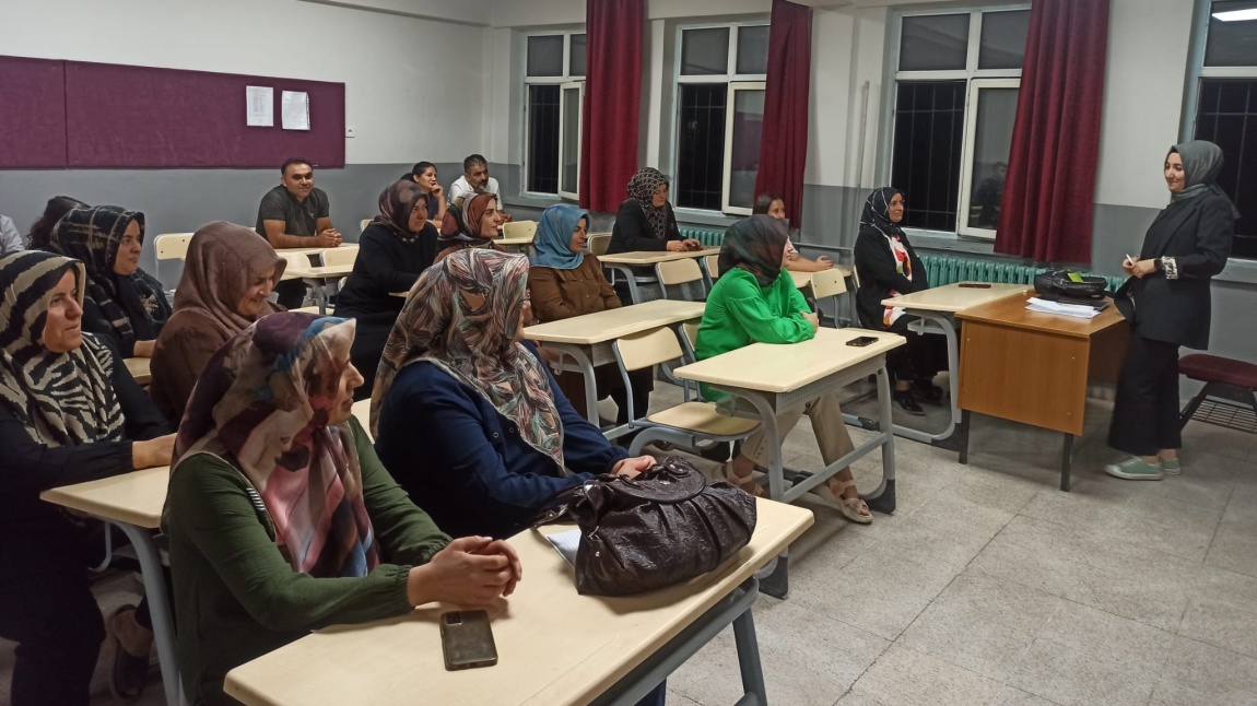 2025-2026 EĞİTİM VE ÖĞRETİM YILI VELİ TOPLANTISI GERÇEKLEŞTİRİLDİ.